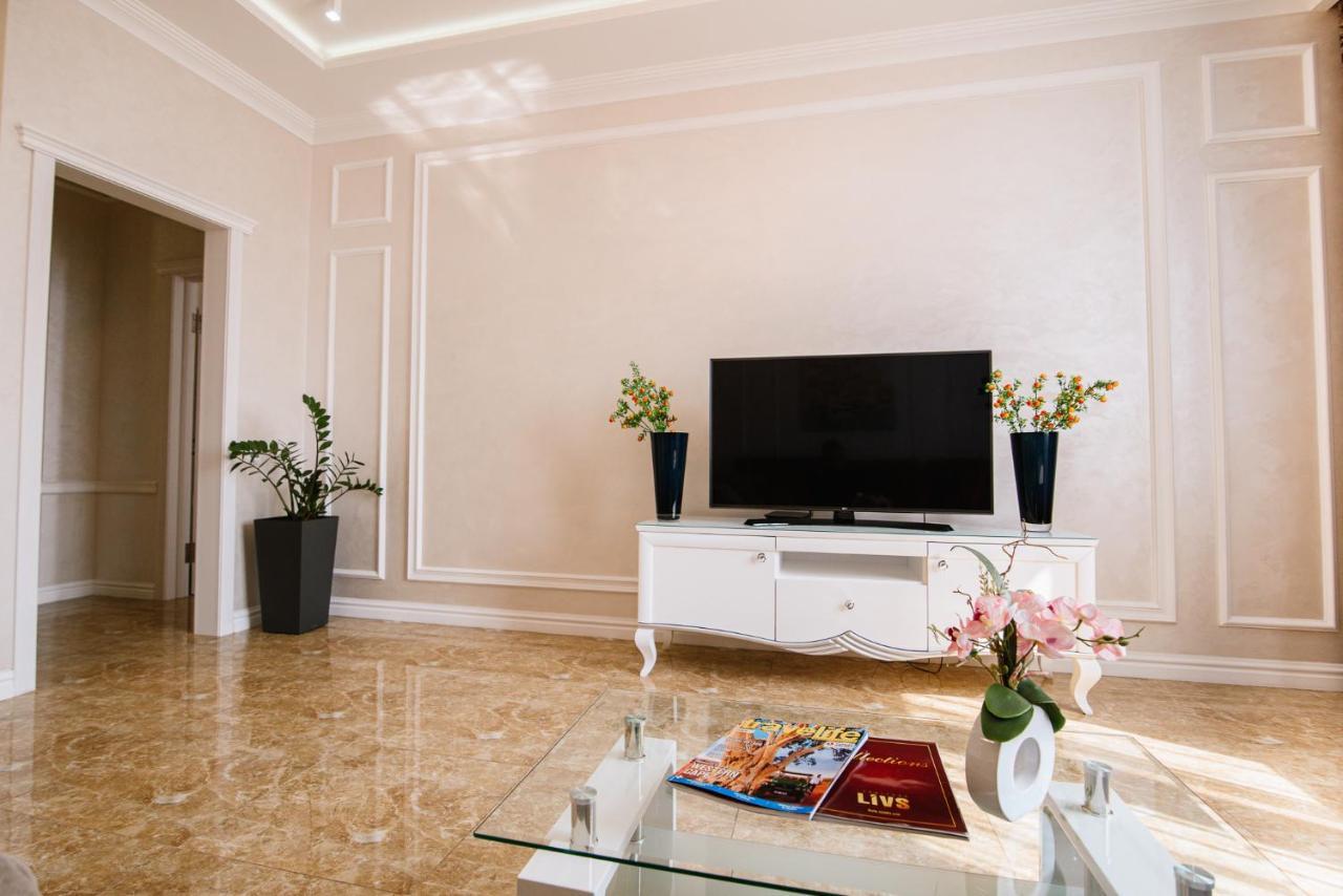 Luxury For Business & Pleasure Royal 2 Apartment Kyiv Exterior photo
